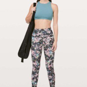 Lululemon Wunder Unde size 4. High waisted, breathable, cottony soft, no pilling